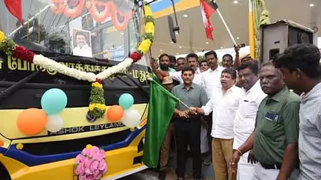 फ्री बस यात्रा , मदुरै डिवीजन में 7.5 लाख महिलाओं को रोज़ाना फायदा: Minister Sivasan फ्री बस यात्रा , मदुरै डिवीजन में 7.5 लाख महिलाओं को रोज़ाना फायदा: Minister Sivasan