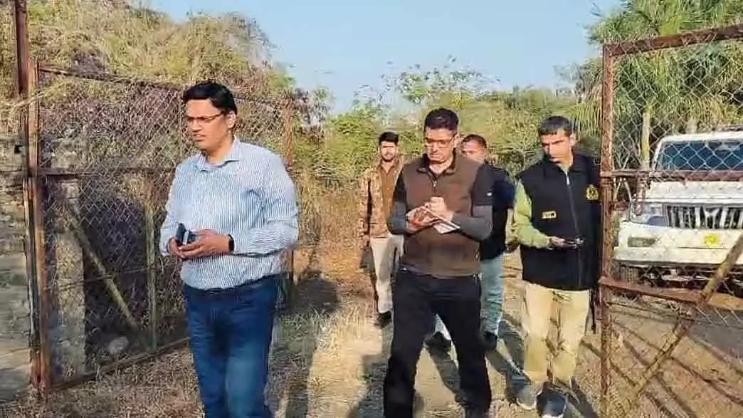 नर्सरी से बाहर चल रही MD लैब का भंडाफोड़, ₹10 करोड़ की ड्रग्स ज़ब्त नर्सरी से बाहर चल रही MD लैब का भंडाफोड़, ₹10 करोड़ की ड्रग्स ज़ब्त