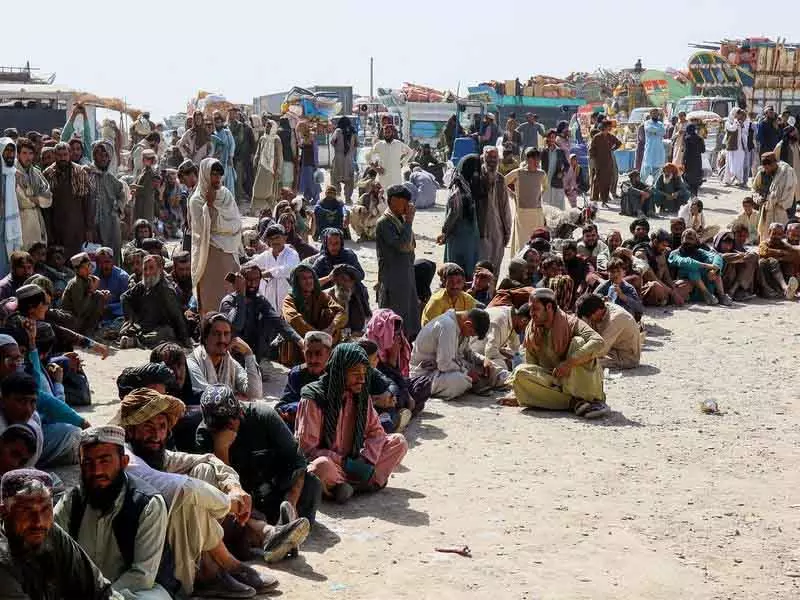 सीमा पर तनाव के बीच पाकिस्तान और Afghanistan के बीच व्यापार में 40% की गिरावट सीमा पर तनाव के बीच पाकिस्तान और Afghanistan के बीच व्यापार में 40% की गिरावट