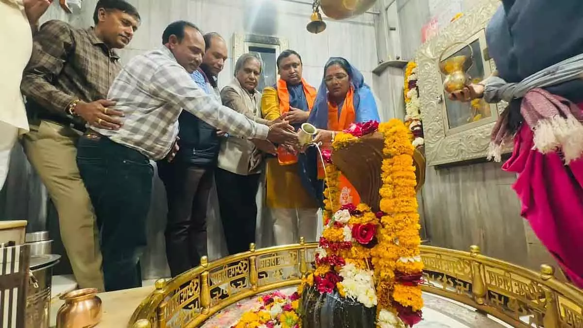 MP : धार में भाजपा कार्यकर्ताओं ने सोमनाथ मंदिर की वर्षगांठ मनाई MP : धार में भाजपा कार्यकर्ताओं ने सोमनाथ मंदिर की वर्षगांठ मनाई
