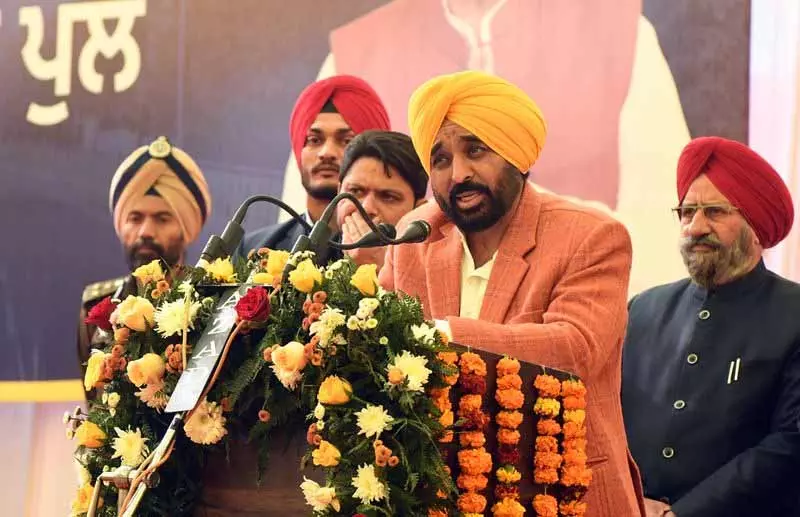 CM ने बठिंडा शहर में 38 करोड़ रुपये के आरओबी का उद्घाटन किया CM ने बठिंडा शहर में 38 करोड़ रुपये के आरओबी का उद्घाटन किया