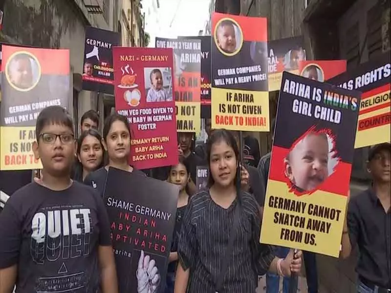 सेव अरिहा टीम ने भारत से जर्मन फॉस्टर केयर से बेबी अरिहा को वापस लाने की मांग की सेव अरिहा टीम ने भारत से जर्मन फॉस्टर केयर से बेबी अरिहा को वापस लाने की मांग की