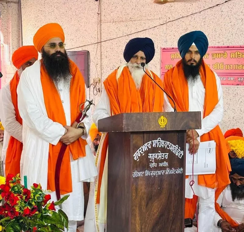 Haryana : सिख गुरुद्वारा मैनेजमेंट के सदस्य एक-दूसरे के खिलाफ क्यों खड़े Haryana : सिख गुरुद्वारा मैनेजमेंट के सदस्य एक-दूसरे के खिलाफ क्यों खड़े
