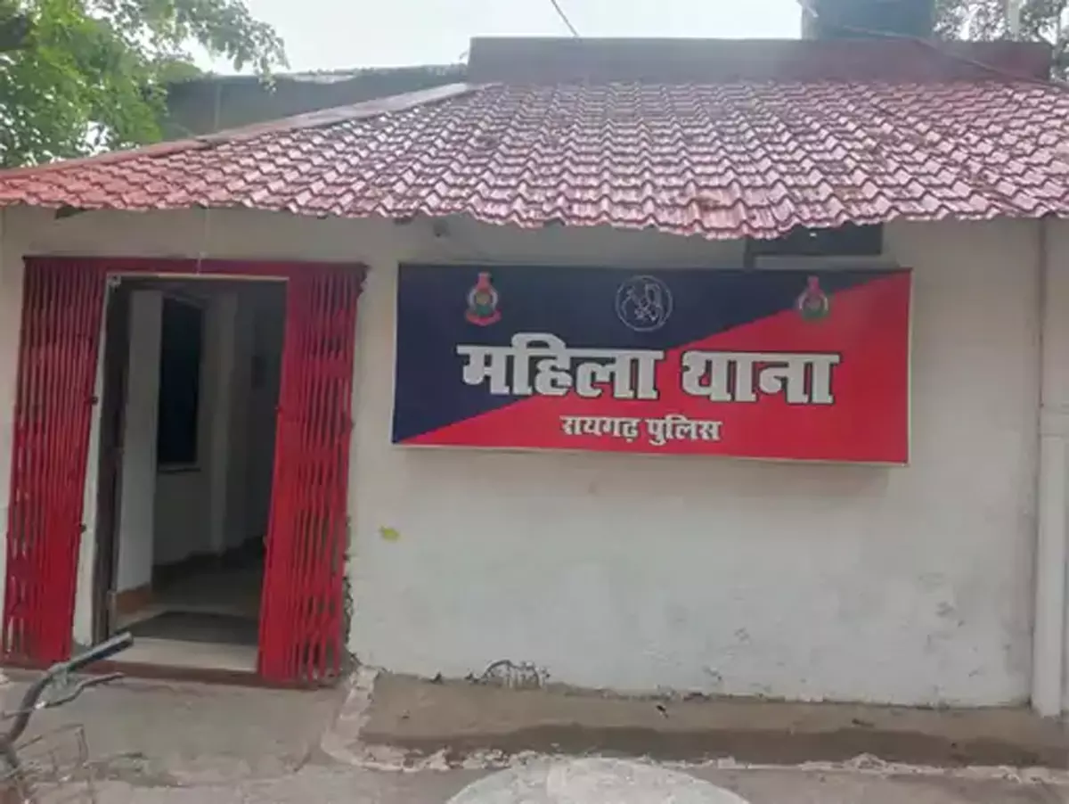 5 लाख मिलने के बाद ससुराल वालों का बढ़ा लोभ, 25 लाख डिमांड कर बहू को घर से निकाला 5 लाख मिलने के बाद ससुराल वालों का बढ़ा लोभ, 25 लाख डिमांड कर बहू को घर से निकाला