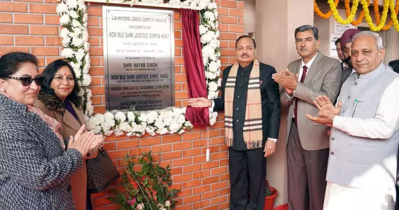 CJI ने अपने पैतृक गांव का दौरा किया, लोगों से मेधावी छात्रों के लिए फंड बनाने को कहा CJI ने अपने पैतृक गांव का दौरा किया, लोगों से मेधावी छात्रों के लिए फंड बनाने को कहा