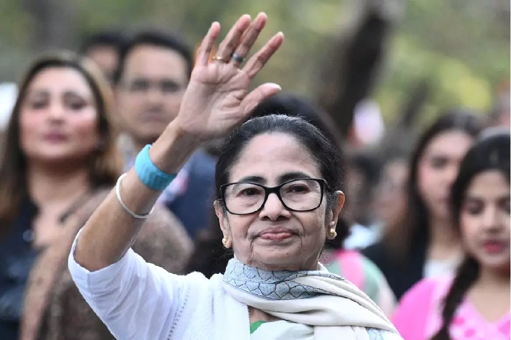 Trinamool कांग्रेस ने चुनावी थीम सॉन्ग लॉन्च किया, सीएम ममता की आक्रामक छवि दिखाई Trinamool कांग्रेस ने चुनावी थीम सॉन्ग लॉन्च किया, सीएम ममता की आक्रामक छवि दिखाई
