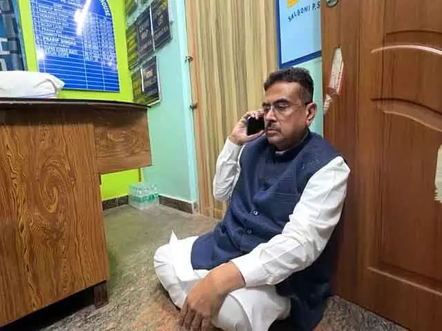 पश्चिम बंगाल में विपक्षी नेता पर हमला: BJP सदस्यों ने अलग-अलग जगहों पर विरोध प्रदर्शन किया पश्चिम बंगाल में विपक्षी नेता पर हमला: BJP सदस्यों ने अलग-अलग जगहों पर विरोध प्रदर्शन किया