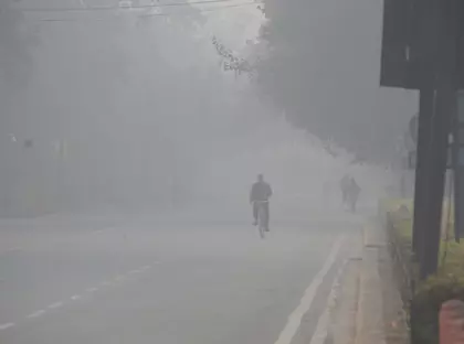 दिल्ली में कड़ाके की ठंड, IMD ने शीतलहर की चेतावनी जारी की दिल्ली में कड़ाके की ठंड, IMD ने शीतलहर की चेतावनी जारी की
