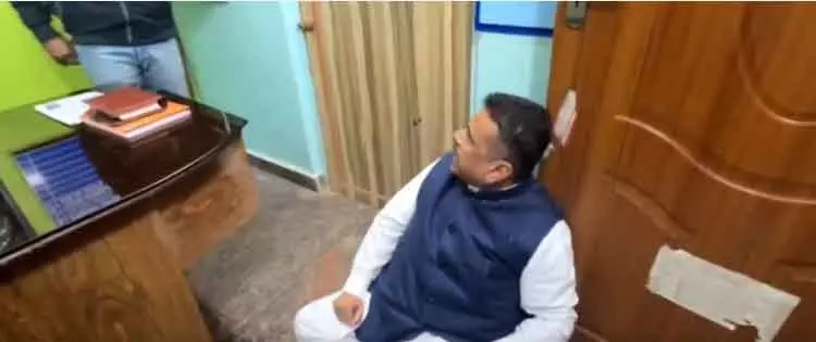 शुभेंदु अधिकारी पर हमले के आरोप के बाद BJP ने बंगाल में विरोध प्रदर्शन किया शुभेंदु अधिकारी पर हमले के आरोप के बाद BJP ने बंगाल में विरोध प्रदर्शन किया