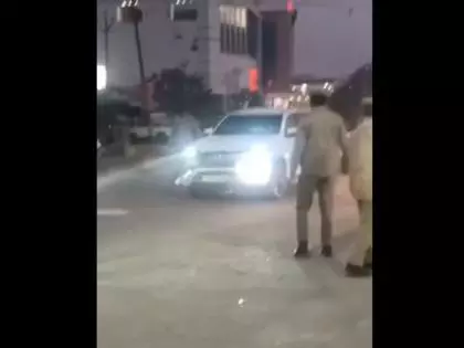 यूपी के डिप्टी CM केशव प्रसाद मौर्य की कार बरेली में आवारा गाय से टकराई यूपी के डिप्टी CM केशव प्रसाद मौर्य की कार बरेली में आवारा गाय से टकराई
