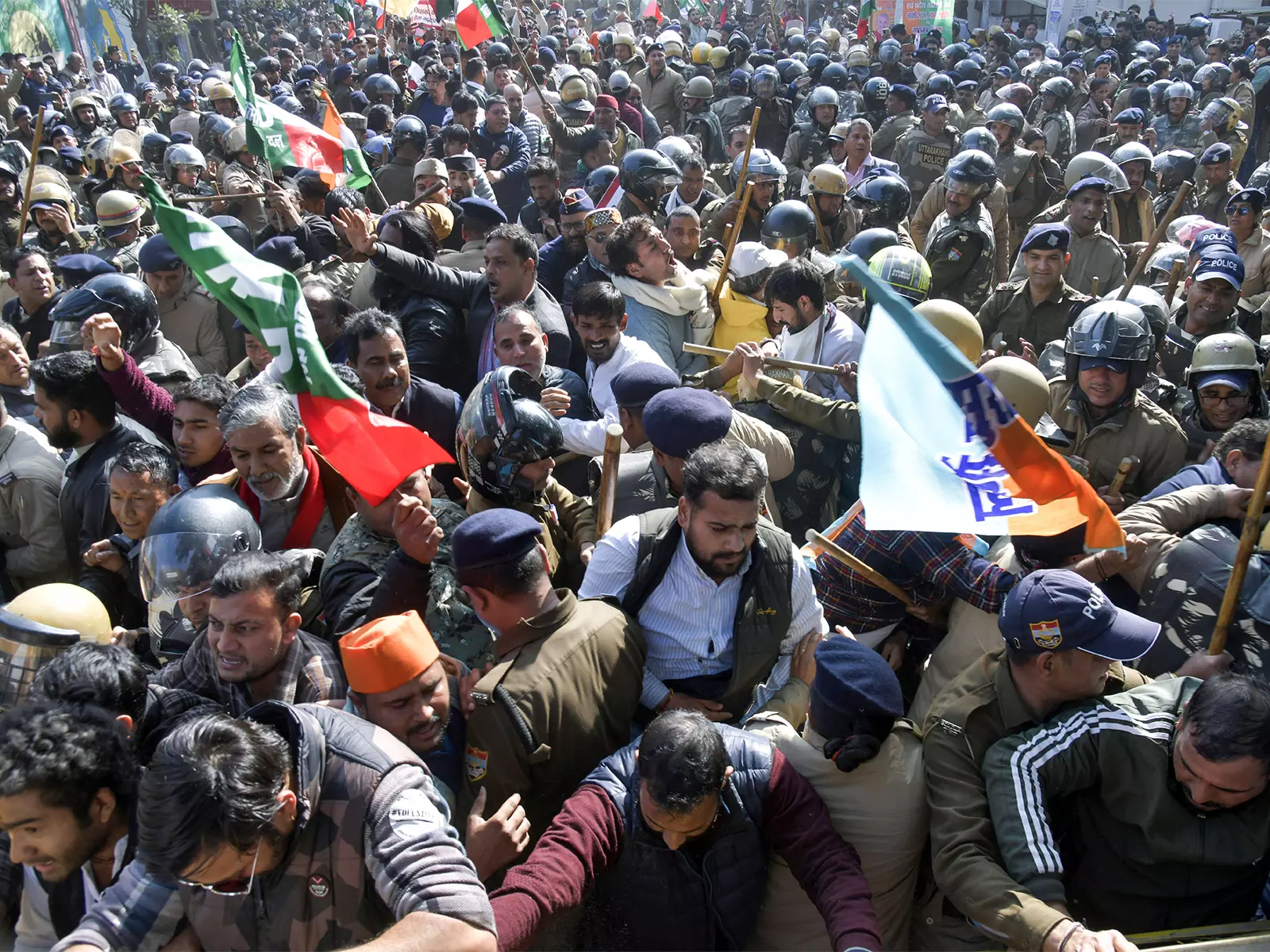 अंकिता भंडारी हत्याकांड: Uttarakhand बंद से पहले पुलिस ने सुरक्षा व्यवस्था तेज कर दी अंकिता भंडारी हत्याकांड: Uttarakhand बंद से पहले पुलिस ने सुरक्षा व्यवस्था तेज कर दी