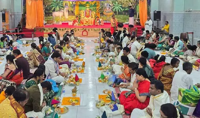 बहरीन में तेलुगु NRIs ने नए साल के मौके पर श्री सत्यनारायण व्रत किया बहरीन में तेलुगु NRIs ने नए साल के मौके पर श्री सत्यनारायण व्रत किया