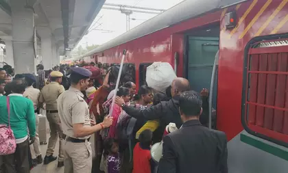 Hyderabad: संक्रांति के मौके पर यात्रियों की सुविधा के लिए स्पेशल ट्रेनें Hyderabad: संक्रांति के मौके पर यात्रियों की सुविधा के लिए स्पेशल ट्रेनें
