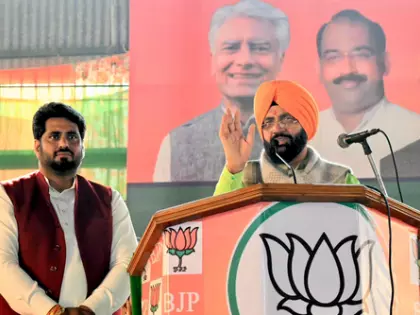 हरियाणा CM: पंजाब के लोगों को झूठी राजनीति को खारिज करना चाहिए हरियाणा CM: पंजाब के लोगों को झूठी राजनीति को खारिज करना चाहिए