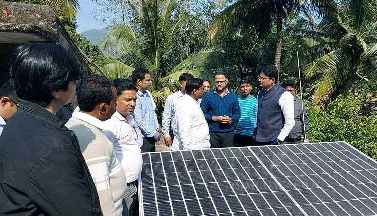 Odisha के पहले पूरी तरह से सोलर पावर से चलने वाले गांव कटक में रोशन हुए Odisha के पहले पूरी तरह से सोलर पावर से चलने वाले गांव कटक में रोशन हुए