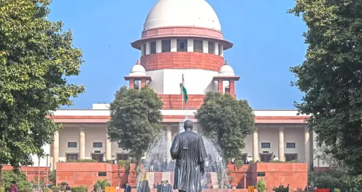 I-PAC रेड विवाद ED ने सुप्रीम कोर्ट का रुख किया, CM ममता बनर्जी पर दखल का आरोप लगाया I-PAC रेड विवाद ED ने सुप्रीम कोर्ट का रुख किया, CM ममता बनर्जी पर दखल का आरोप लगाया