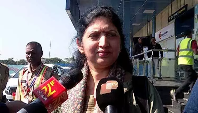 ट्रांसपोर्ट सेक्रेटरी उषा पाढे राउरकेला में, DGCA टीम ने प्लेन क्रैश साइट का दौरा किया, जांच जारी ट्रांसपोर्ट सेक्रेटरी उषा पाढे राउरकेला में, DGCA टीम ने प्लेन क्रैश साइट का दौरा किया, जांच जारी