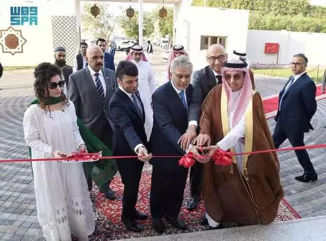 Jeddah अपडेट: पाकिस्तान के नए कॉन्सुलेट का शानदार उद्घाटन Jeddah अपडेट: पाकिस्तान के नए कॉन्सुलेट का शानदार उद्घाटन