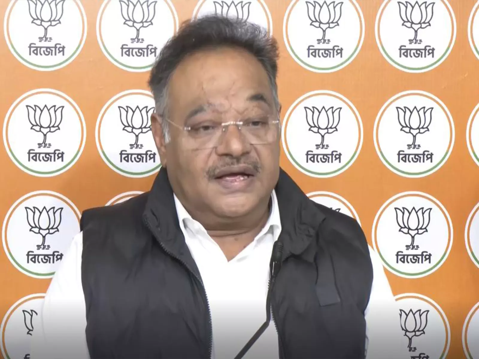सुवेंदु अधिकारी पर हमले को Green File से ध्यान हटाने की कोशिश बताया सुवेंदु अधिकारी पर हमले को Green File से ध्यान हटाने की कोशिश बताया