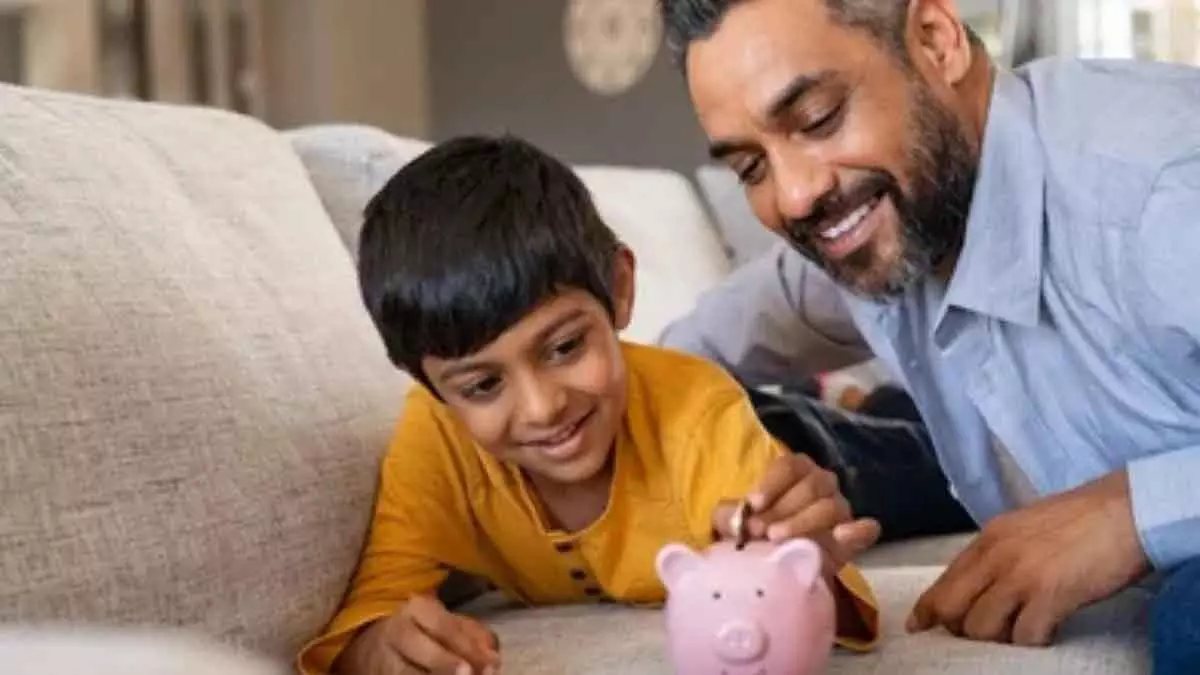 Children में वित्तीय समझ और जिम्मेदारी: पॉकेट मनी का महत्व Children में वित्तीय समझ और जिम्मेदारी: पॉकेट मनी का महत्व