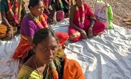 वन अधिकारियों ने PVTG ज़मीन पर इंदिराम्मा घरों का निर्माण रोक दिया वन अधिकारियों ने PVTG ज़मीन पर इंदिराम्मा घरों का निर्माण रोक दिया