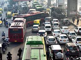 Lucknow में सड़कें काफी चौड़ी हैं, अतिक्रमण उन्हें चोक पॉइंट बना देता