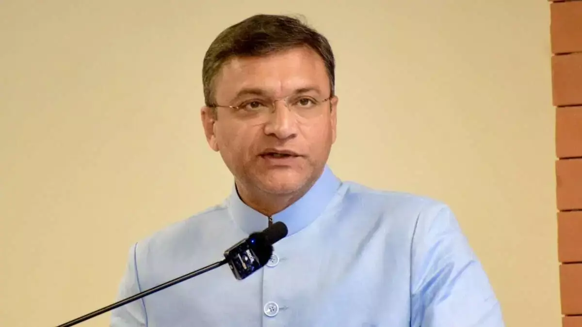 Akbaruddin Owaisi: महाराष्ट्र में पार्टियों को सिर्फ़ सत्ता चाहिए