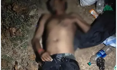 मर्डर या हार्ट अटैक? कुम्हारी में अर्धनग्न मिला युवक का शव, गुत्थी सुलझाने में जुटी पुलिस मर्डर या हार्ट अटैक? कुम्हारी में अर्धनग्न मिला युवक का शव, गुत्थी सुलझाने में जुटी पुलिस