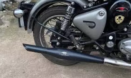 Bareilly : बुलेट बाइक के साइलेंसर से निकली पटाखे की आवाज,ड्राइविंग लाइसेंस जब्त
