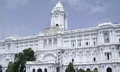 Marina बीच पर कचरा फेंकने वालों पर जुर्माना: निगम ने चेतावनी दी