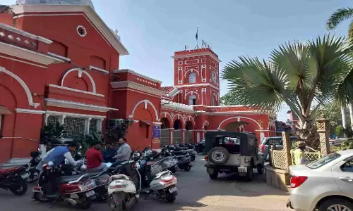 Jabalpur: 1500 कर्मचारी बिना अटेंडेंस के कर रहे काम, मामला उजागर