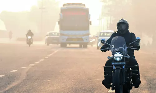 दिल्ली-एनसीआर में शीतलहर का प्रकोप, न्यूनतम पारा 3–4 डिग्री तक लुढ़का, एक्यूआई अब भी लाल निशान में