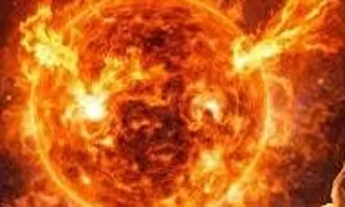 Science :सूरज की भयंकर लपटें और एक रिकॉर्ड, पहली बार कैमरे में कैद हुआ कुछ ऐसा Science :सूरज की भयंकर लपटें और एक रिकॉर्ड, पहली बार कैमरे में कैद हुआ कुछ ऐसा