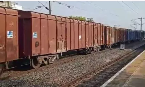 Odisha के झारसुगुड़ा में मालगाड़ी पटरी से उतरी Odisha के झारसुगुड़ा में मालगाड़ी पटरी से उतरी