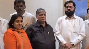 Sena (UBT) के वफादार दगडू सकपाल शिंदे-सेना में शामिल हुए