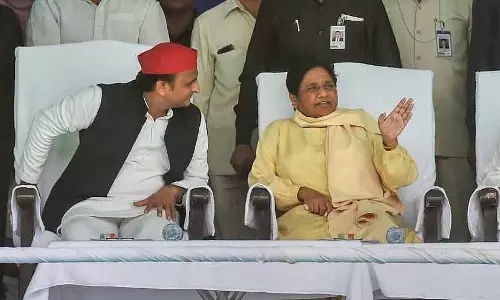 अखिलेश यादव और मायावती ने मेरठ में OBC व्यक्ति की ईंट से हत्या पर गुस्सा जताया अखिलेश यादव और मायावती ने मेरठ में OBC व्यक्ति की ईंट से हत्या पर गुस्सा जताया
