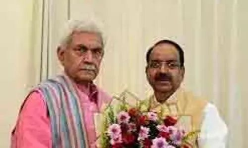 SKUAST-J के कुलपति ने एलजी सिन्हा से मुलाकात की