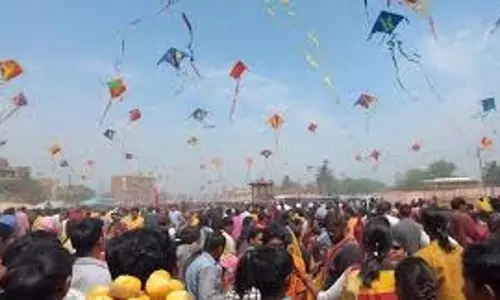 Makar Sankranti 2026: मकर संक्रांति पर इन रंगों के कपड़े पहनना शुभ, मिलती है सूर्य देव की कृपा