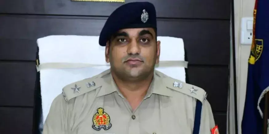 Bareilly: सीसी टीम प्रभारी भमोरा-मीरगंज सस्पेंड, अधिकारियों को नोटिस जारी Bareilly: सीसी टीम प्रभारी भमोरा-मीरगंज सस्पेंड, अधिकारियों को नोटिस जारी