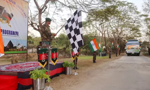 Manipur: असम राइफल्स ने जिरीबाम से नेशनल इंटीग्रेशन टूर को हरी झंडी दिखाई Manipur: असम राइफल्स ने जिरीबाम से नेशनल इंटीग्रेशन टूर को हरी झंडी दिखाई