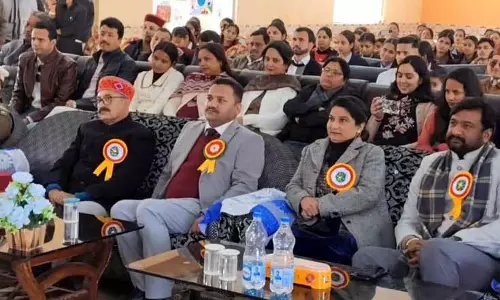 Jawali में कानूनी साक्षरता कैंप के दौरान ड्रग्स के खतरे पर रोशनी डाली गई Jawali में कानूनी साक्षरता कैंप के दौरान ड्रग्स के खतरे पर रोशनी डाली गई