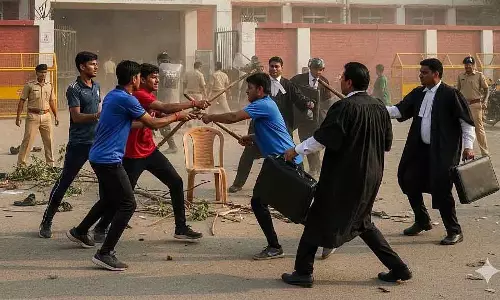 जबलपुर में क्रिकेट मैच के दौरान SAI हॉस्टल के छात्रों और वकीलों के बीच हिंसक झड़प जबलपुर में क्रिकेट मैच के दौरान SAI हॉस्टल के छात्रों और वकीलों के बीच हिंसक झड़प