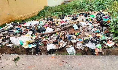 Kanakapura हर जगह कूड़े के ढेर; सफाई पर कोई ध्यान नहीं Kanakapura हर जगह कूड़े के ढेर; सफाई पर कोई ध्यान नहीं