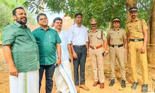 Kerala : त्रिशूर कलेक्टर पहली बार कलामंडलम देखकर बहुत खुश हुए Kerala : त्रिशूर कलेक्टर पहली बार कलामंडलम देखकर बहुत खुश हुए