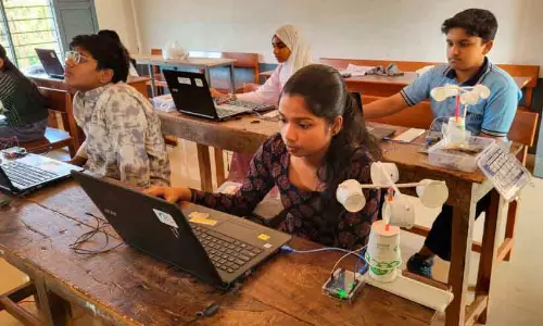 Kerala : रोबोटिक्स की दुनिया में 10वीं क्लास के स्टूडेंट्स Kerala : रोबोटिक्स की दुनिया में 10वीं क्लास के स्टूडेंट्स