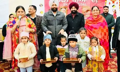 Amritsar के अस्पताल ने नवजात बच्चियों के लिए लोहड़ी मनाई