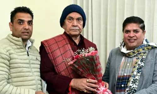 चेयरमैन SOS इंटरनेशनल, मशरूम उत्पादकों ने एलजी से मुलाकात की चेयरमैन SOS इंटरनेशनल, मशरूम उत्पादकों ने एलजी से मुलाकात की