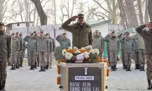 चिनार कोर ने शहीद Subedar Hira Lal को श्रद्धांजलि दी