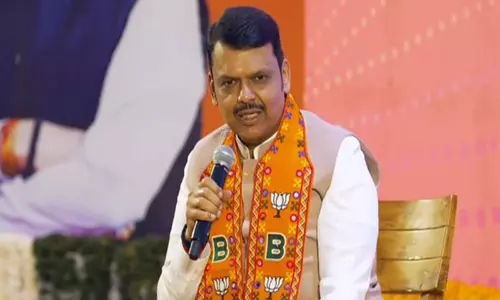 PMC चुनाव: फडणवीस ने अपराधियों को टिकट देने वाली पार्टियों पर हमला किया PMC चुनाव: फडणवीस ने अपराधियों को टिकट देने वाली पार्टियों पर हमला किया