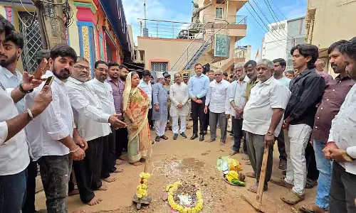 सरकारी सुविधाएं मांगो और उन्हें पाओ: MLA Prasad Abbayya